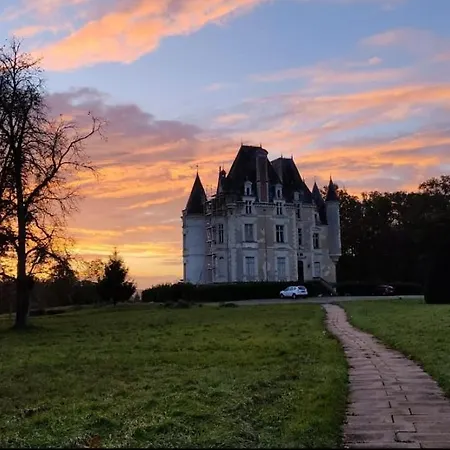 Bed & Breakfast Chateau De Beauchamp En Sarthe
