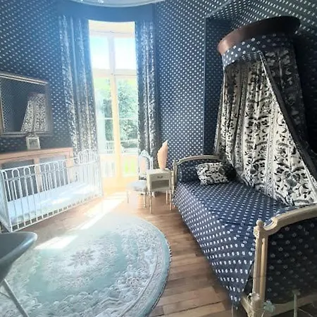 Chateau De Beauchamp En Sarthe Bed & Breakfast 3*